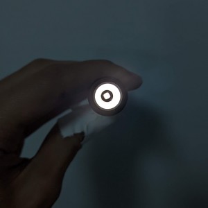 Intensidade fraca olhando direto pra lâmpada